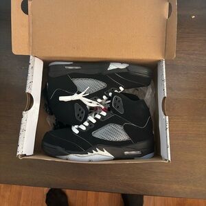 Jordan 5 metallic black